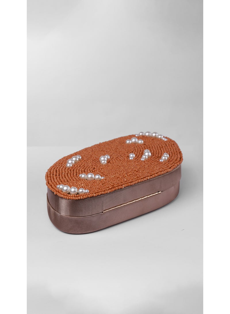 كيفيلي حقيبة كلتش مستوحاة من ألوان الصحراء مع تطريز لؤلؤي - Image 4